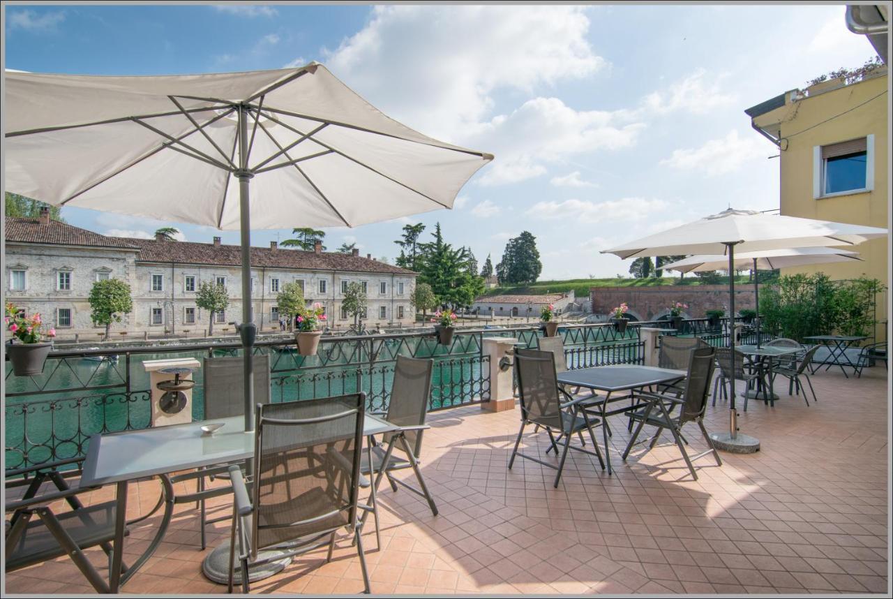 Fiori Sull'Acqua Apartments 페스키에라델가르다 외부 사진