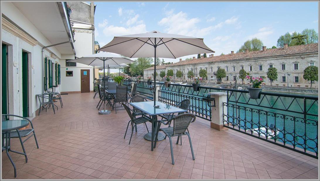 Fiori Sull'Acqua Apartments 페스키에라델가르다 외부 사진