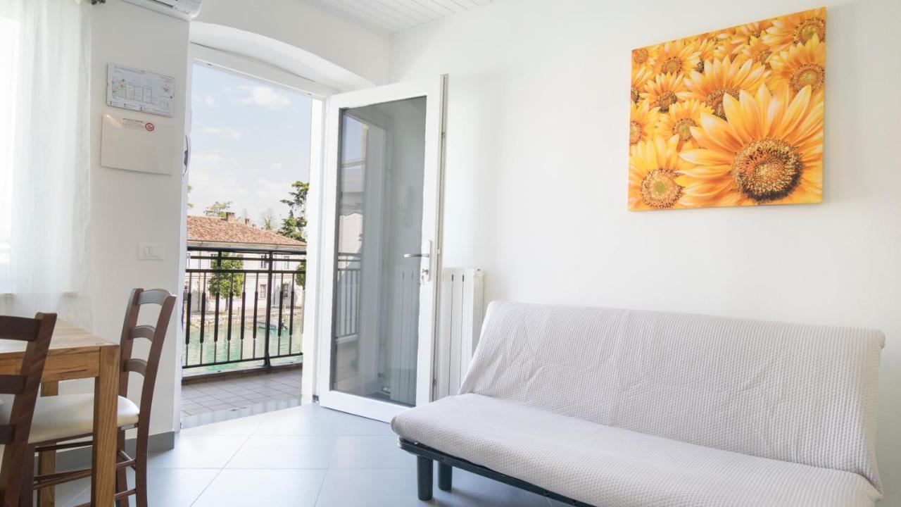 Fiori Sull'Acqua Apartments 페스키에라델가르다 외부 사진