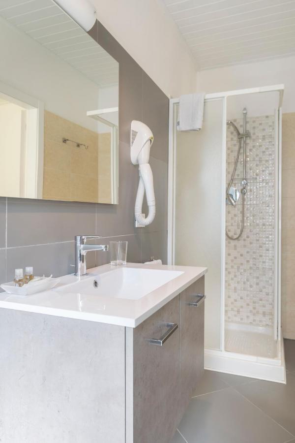 Fiori Sull'Acqua Apartments 페스키에라델가르다 외부 사진