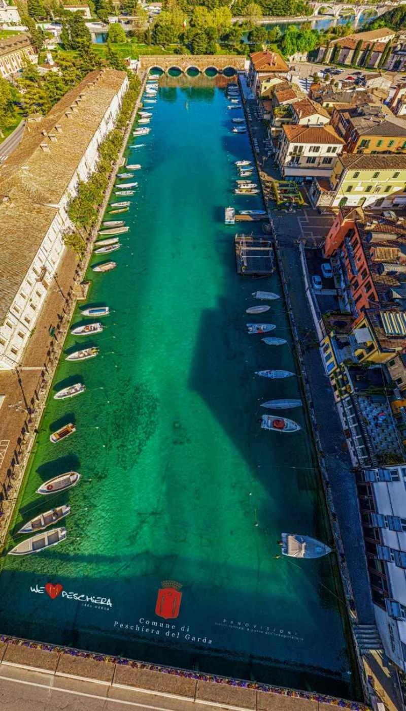 Fiori Sull'Acqua Apartments 페스키에라델가르다 외부 사진