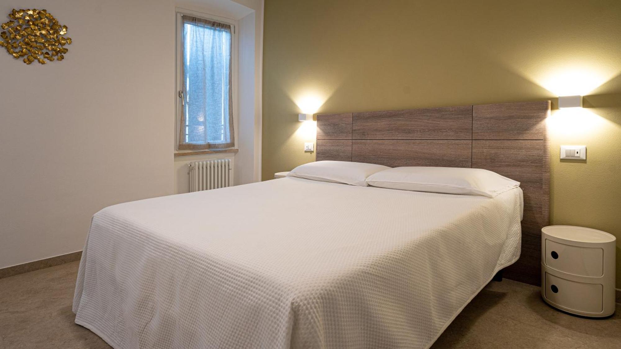 Fiori Sull'Acqua Apartments 페스키에라델가르다 외부 사진