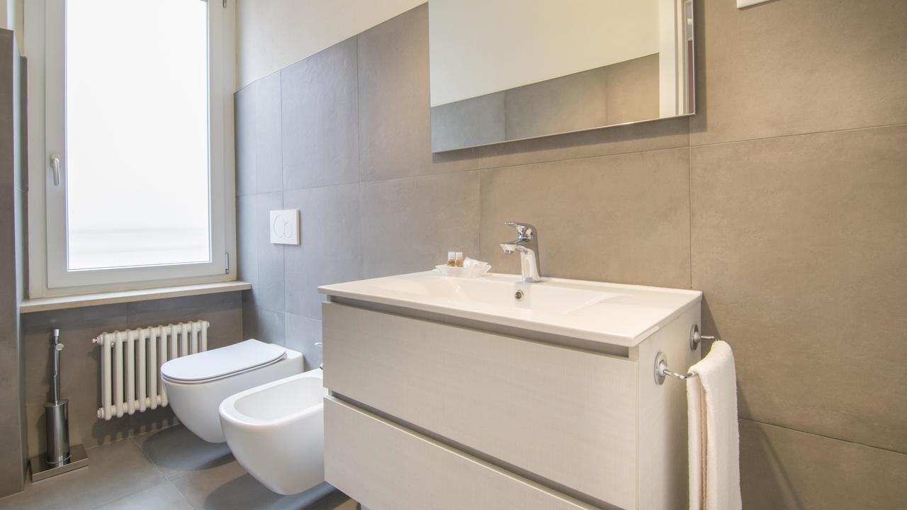 Fiori Sull'Acqua Apartments 페스키에라델가르다 외부 사진