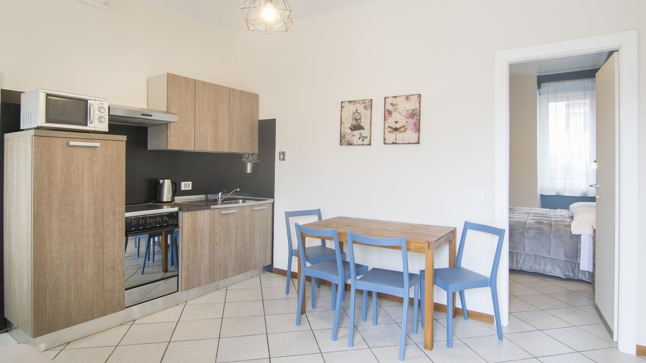 Fiori Sull'Acqua Apartments 페스키에라델가르다 외부 사진