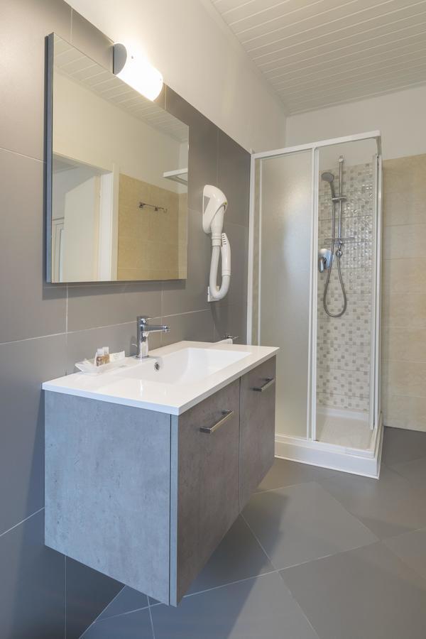 Fiori Sull'Acqua Apartments 페스키에라델가르다 외부 사진