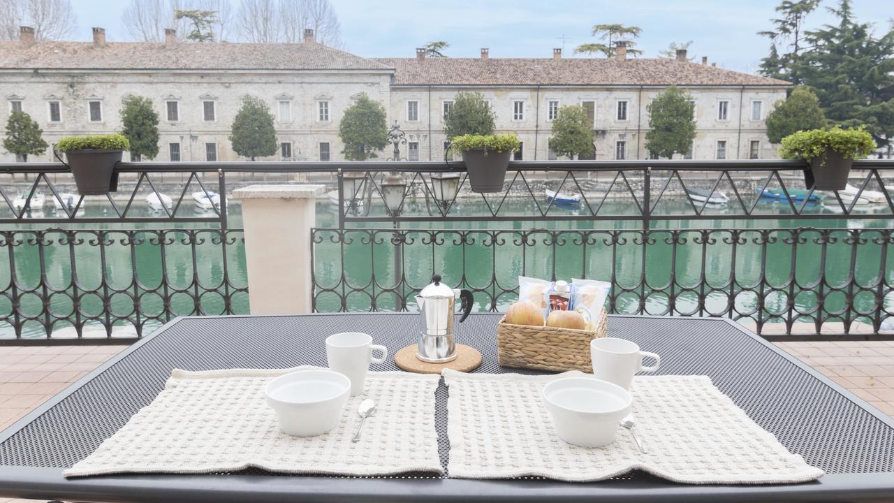 Fiori Sull'Acqua Apartments 페스키에라델가르다 외부 사진