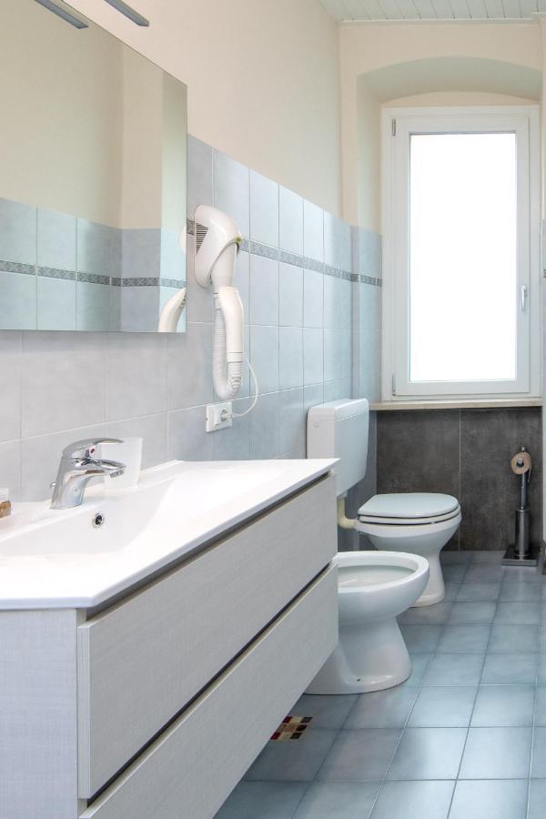 Fiori Sull'Acqua Apartments 페스키에라델가르다 외부 사진